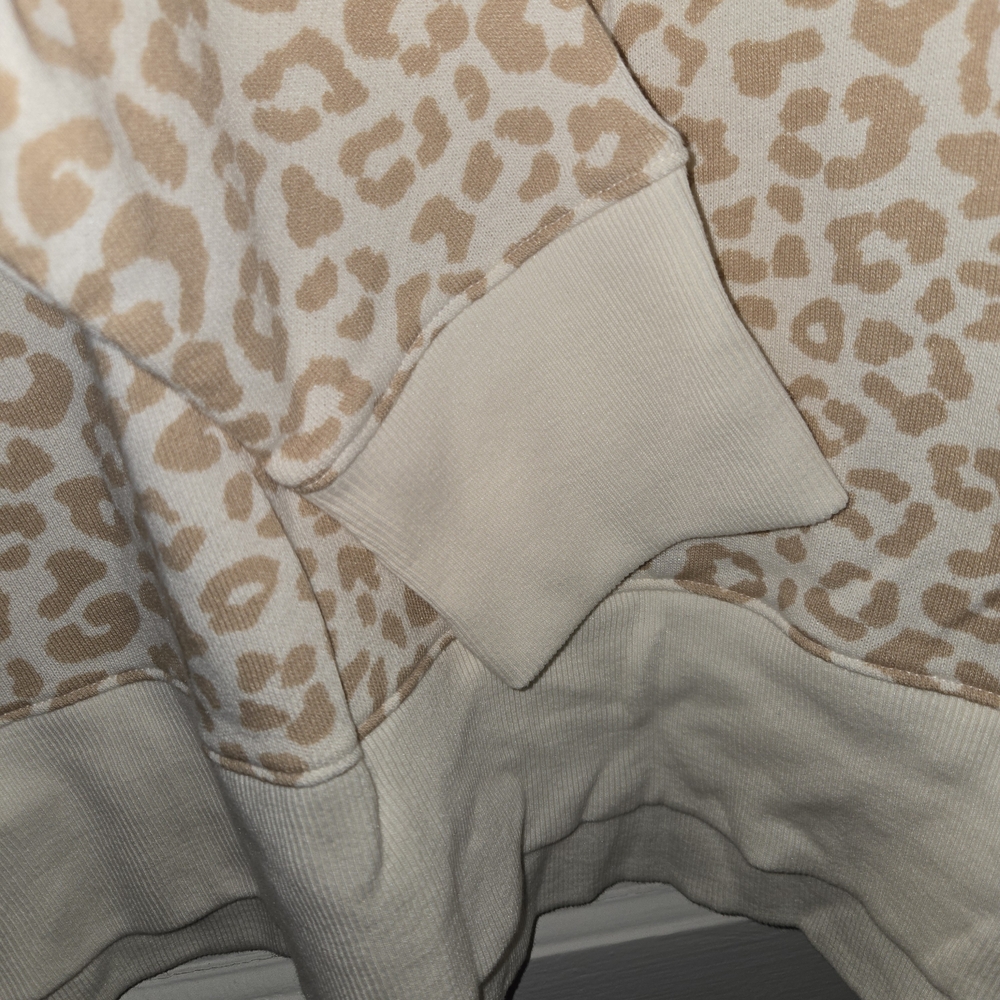 Time and Tru NEW Plus Size Crew Neck Leopard Print Relaxed Fit Sweatshirt 2020 - Picture 4 of 7